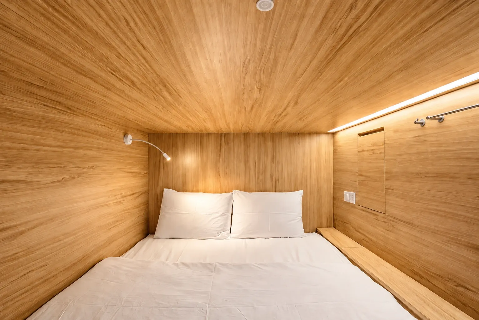 A real H-Ostel capsule bed